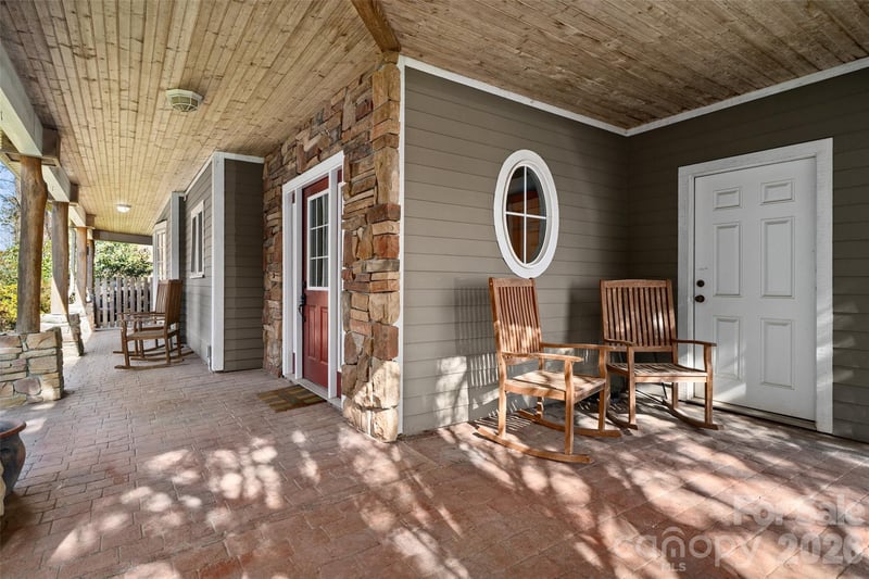 571 Terrys Gap Rd, Fletcher, NC 28732