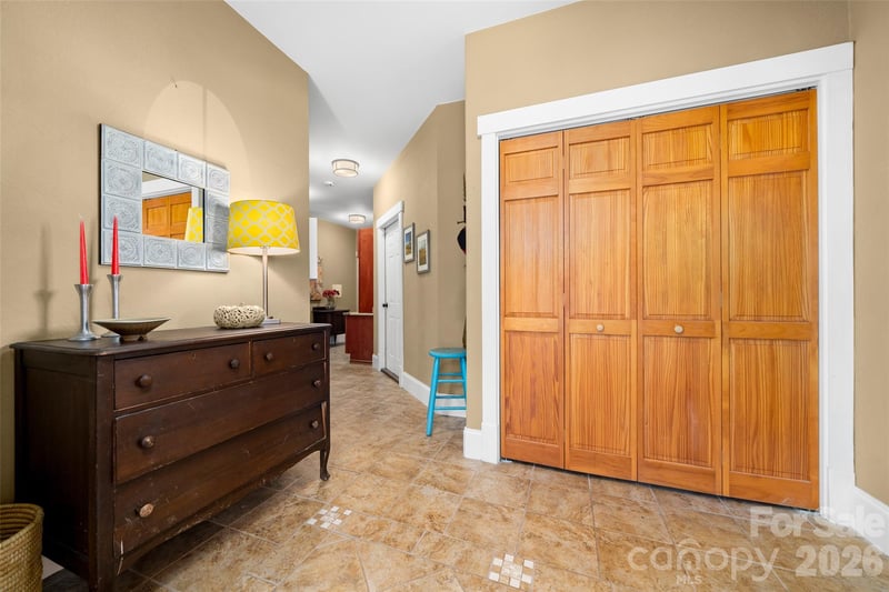 571 Terrys Gap Rd, Fletcher, NC 28732