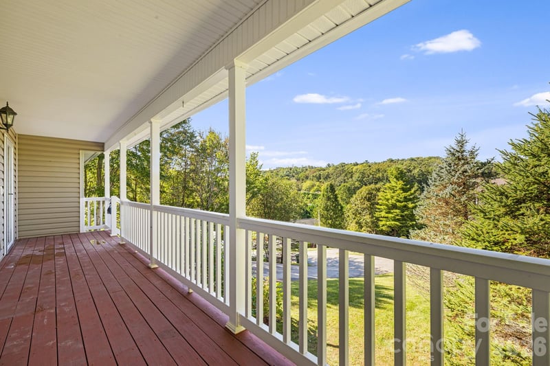 207 Christina Ct, Asheville, NC 28806