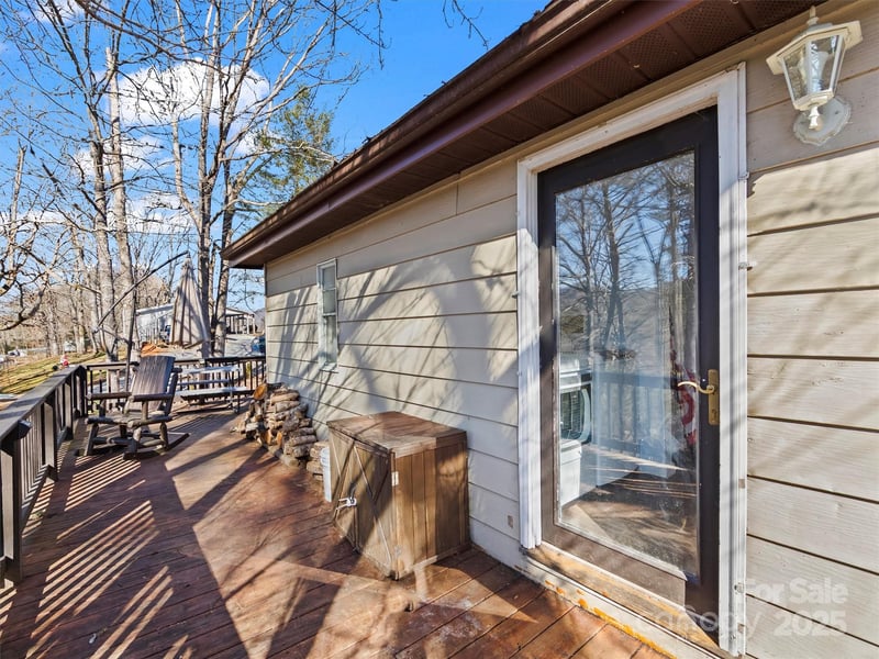 55 Katydid Ln, Franklin, NC 28734