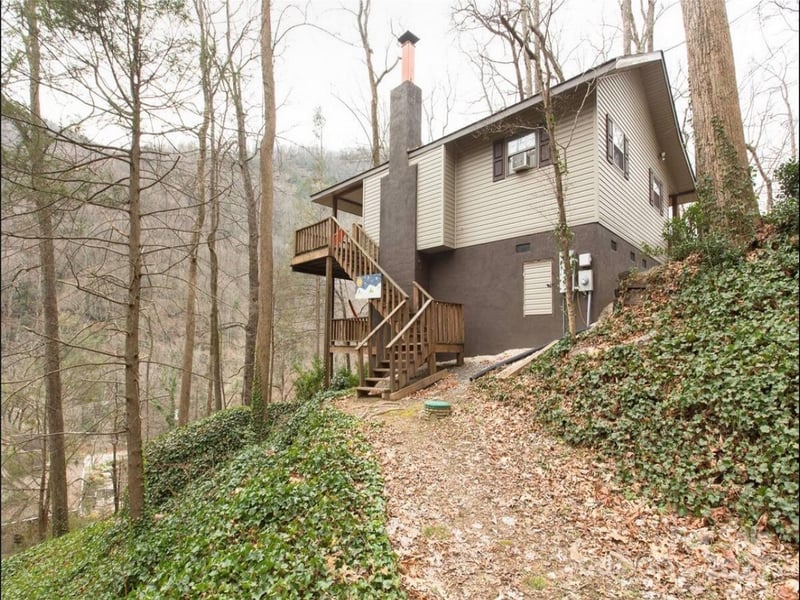 950 Main St #5, Chimney Rock, NC 28720