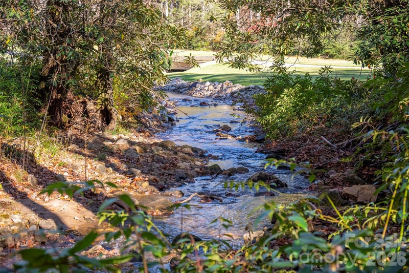 L 9A R Old Mine Point, Lake Toxaway, NC 28747
