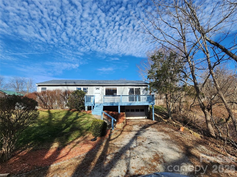 31 Stanley St, Candler, NC 28715