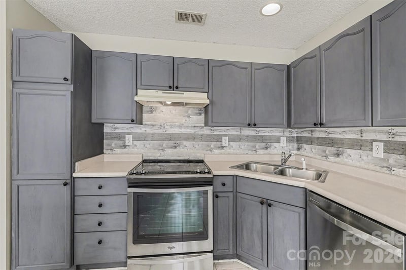 4557 Antelope Ln, Charlotte, NC 28269