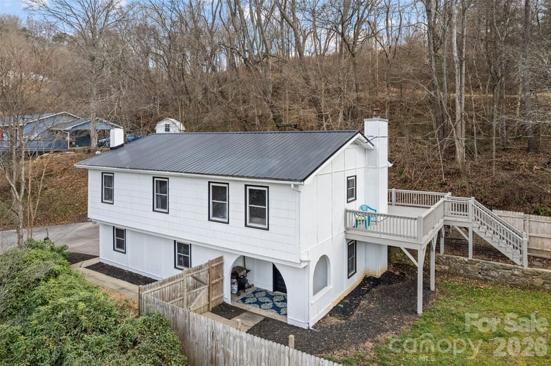 144 Pinehaven Dr, Clyde, NC 28721