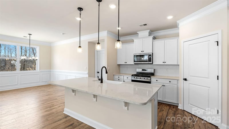 610 River Bottom Rd, Fletcher, NC 28792