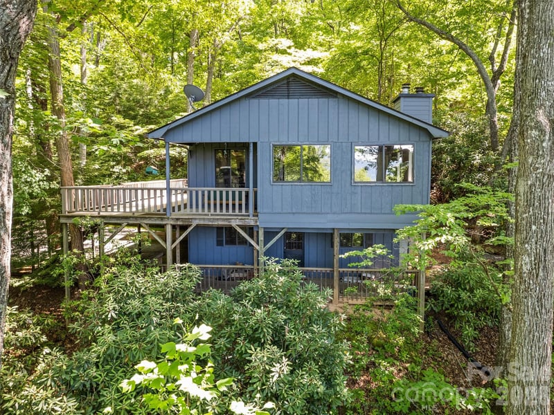 1392 Mount Chalet Rd, Canton, NC 28716