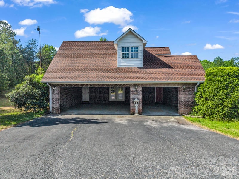 92 Rodaeo Dr, Columbus, NC 28722