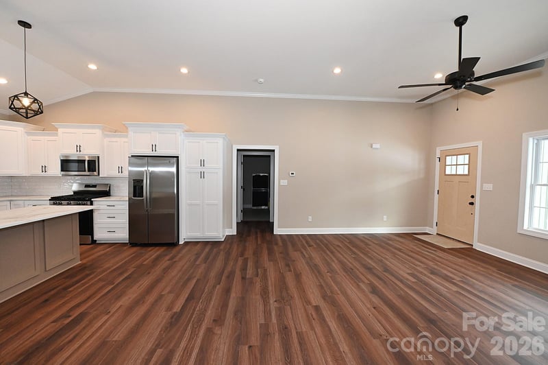 4932 Southview Dr, Hickory, NC 28602