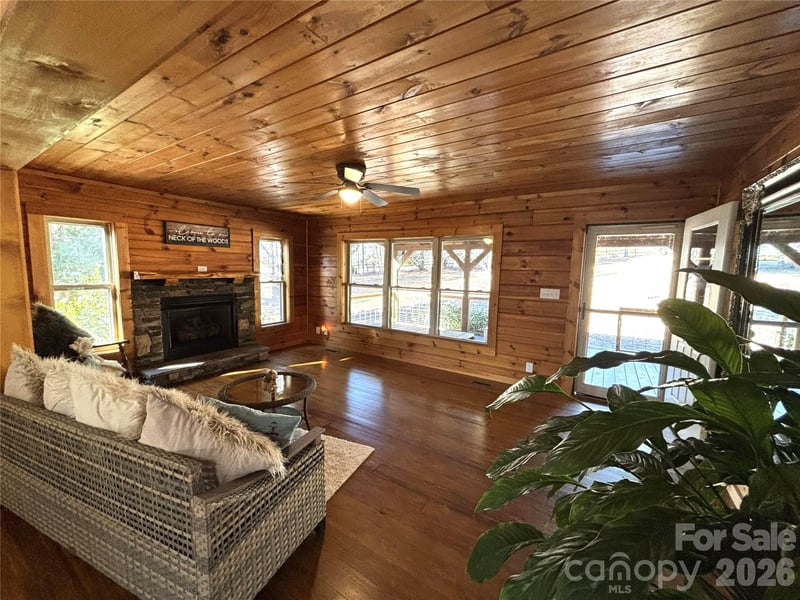 926 Cross Creek Dr, Rutherfordton, NC 28139