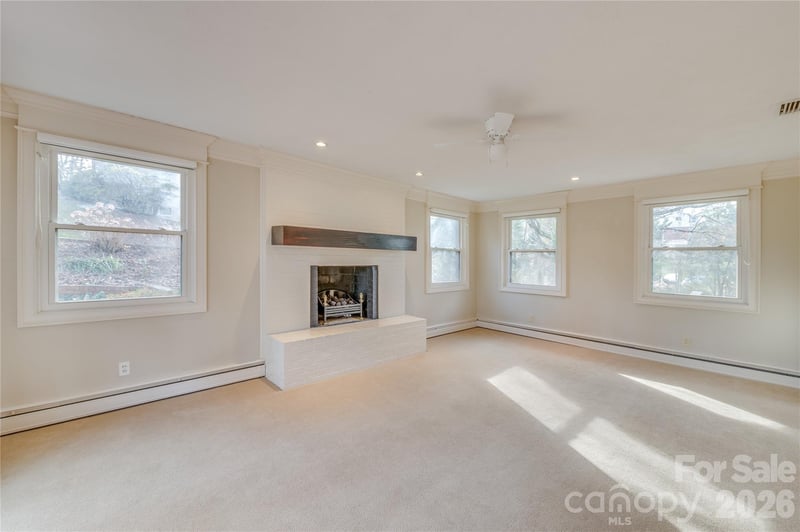 111 Kinwood St, Morganton, NC 28655