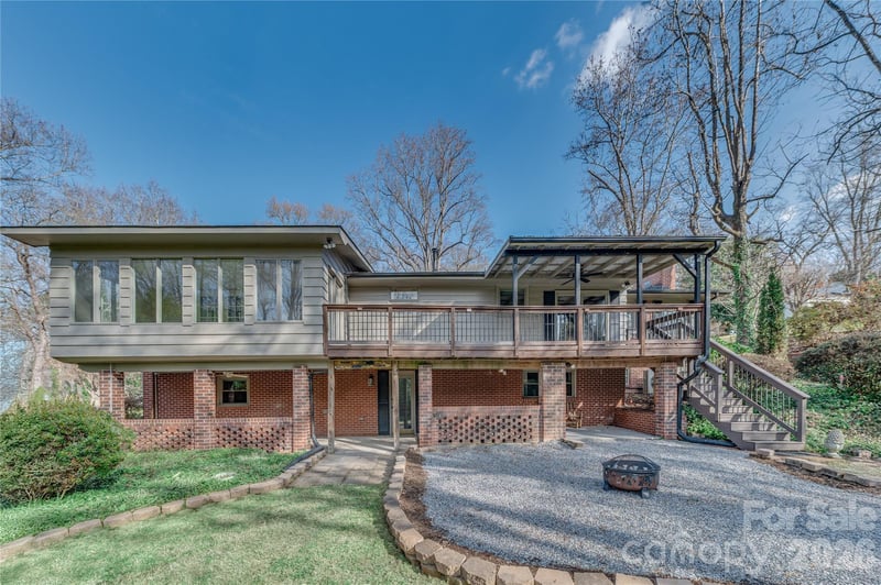 111 Kinwood St, Morganton, NC 28655