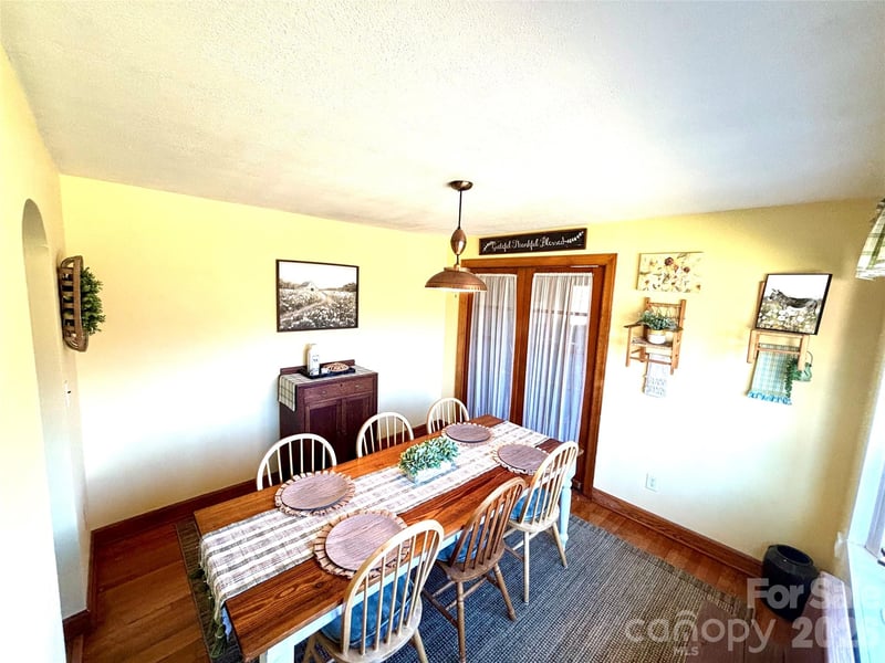 3391 Asbury Rd, Mount Airy, NC 27030
