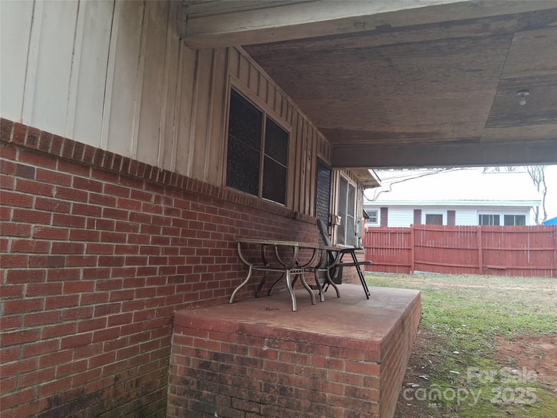 111 Parmer St, Forest City, NC 28043