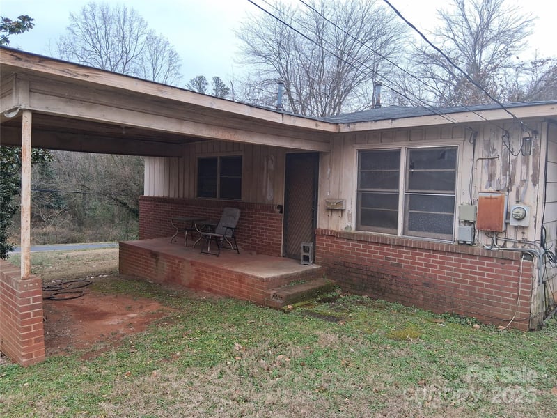111 Parmer St, Forest City, NC 28043