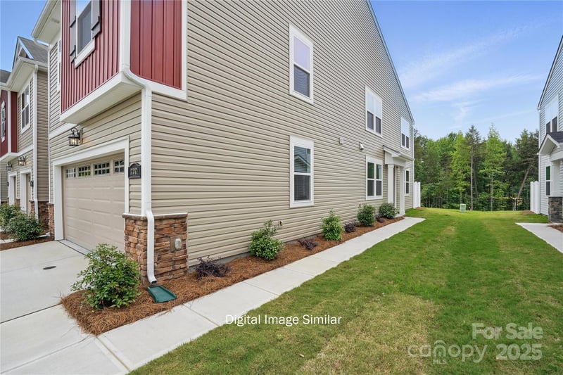 1108 Vibrant Ln, Charlotte, NC 28215