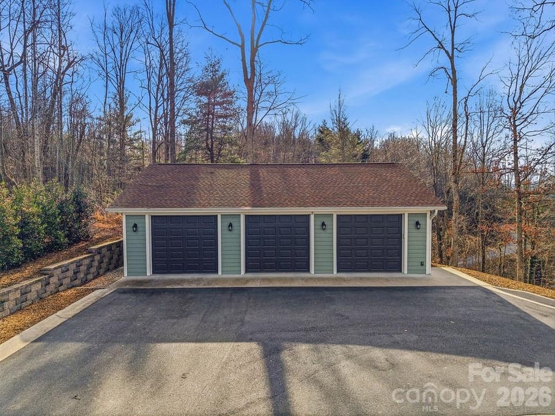 38 Sweetwater Oaks Dr, Fletcher, NC 28732