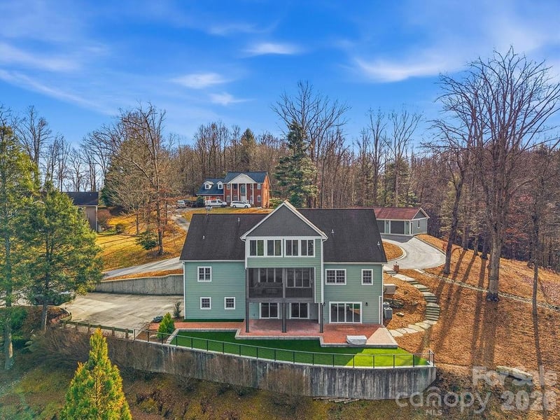 38 Sweetwater Oaks Dr, Fletcher, NC 28732