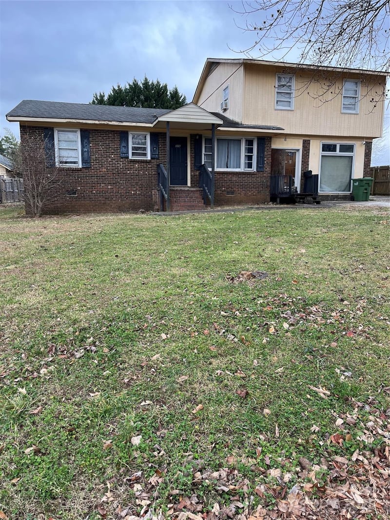 206 Catawba Dr, Mount Holly, NC 28120