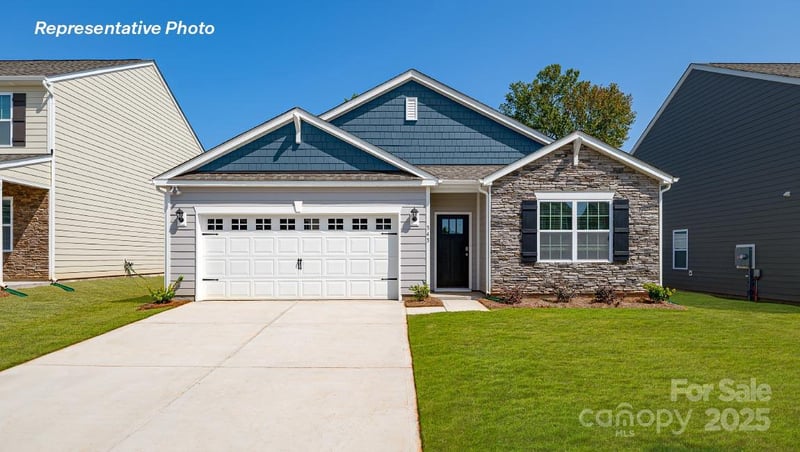 637 17th Avenue Dr, Hickory, NC 28601