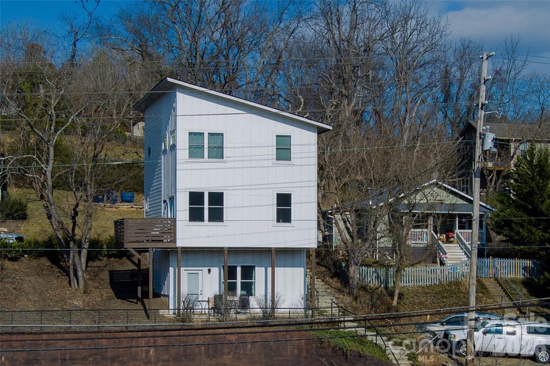 Riverside Dr, Asheville, NC 28804