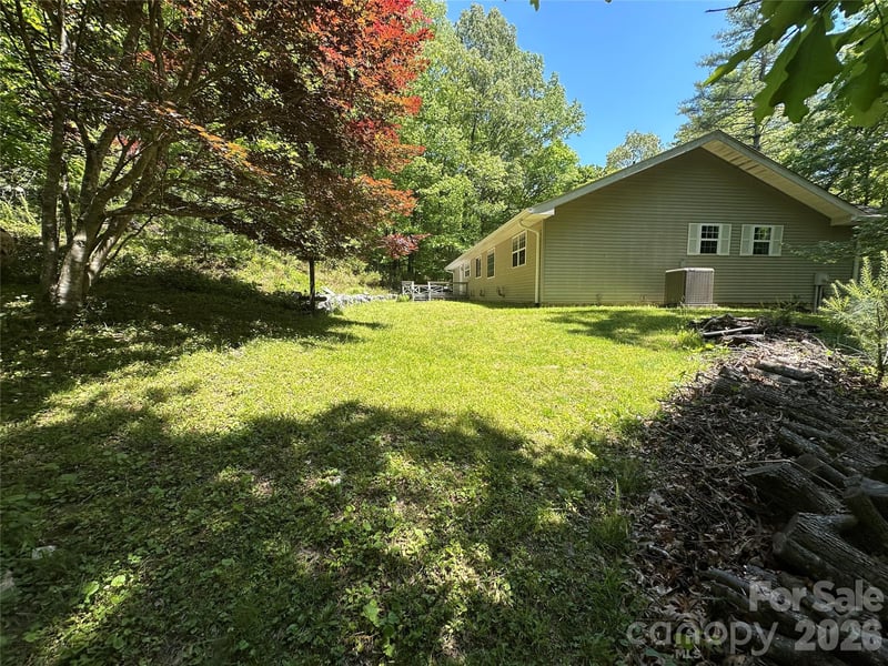 177 Country Rd, Brevard, NC 28712
