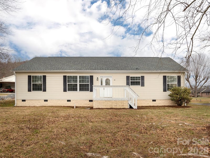 65 Philips Ct, Fletcher, NC 28732