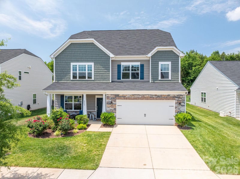 2643 Swamp Chestnut Oak Dr, Gastonia, NC 28056