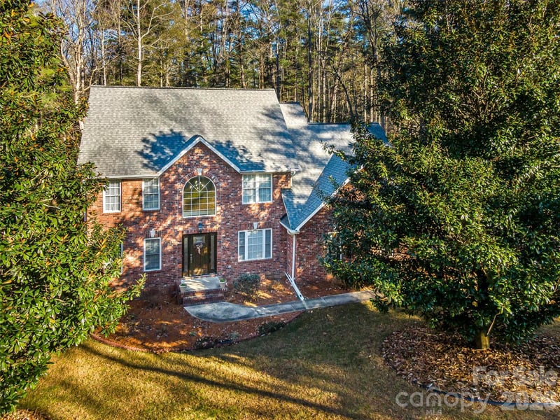 105 Boyd Dr, Flat Rock, NC 28731