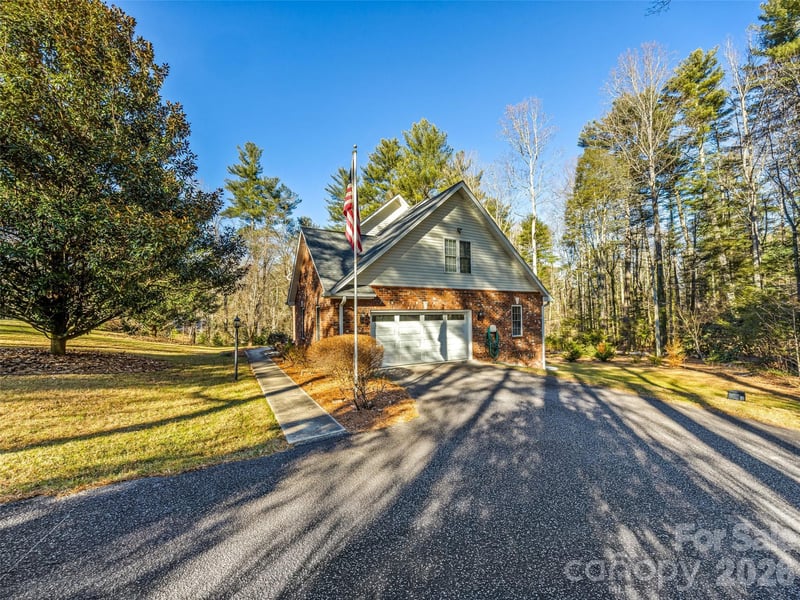 105 Boyd Dr, Flat Rock, NC 28731