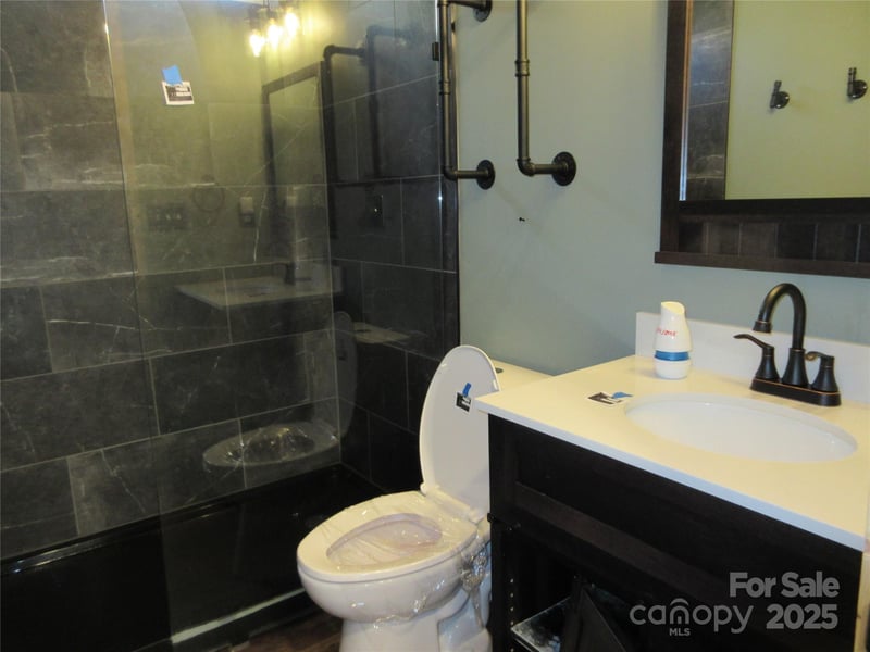 30 Rainbow Lake Cir, Black Mountain, NC 28711