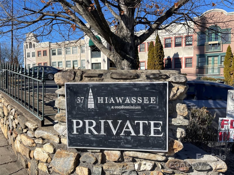 37 Hiawassee St #W106, Asheville, NC 28801
