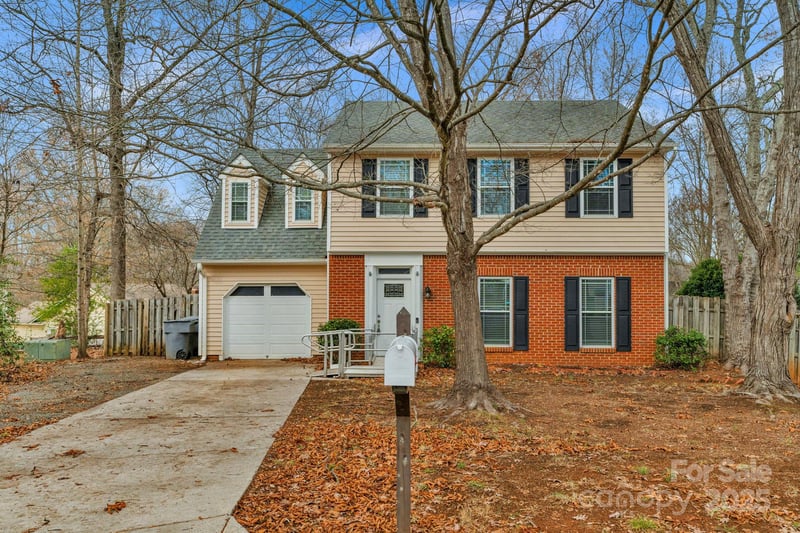 6109 Tartan Green Ct, Charlotte, NC 28227