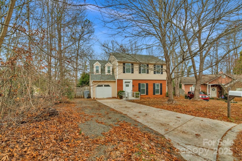 6109 Tartan Green Ct, Charlotte, NC 28227