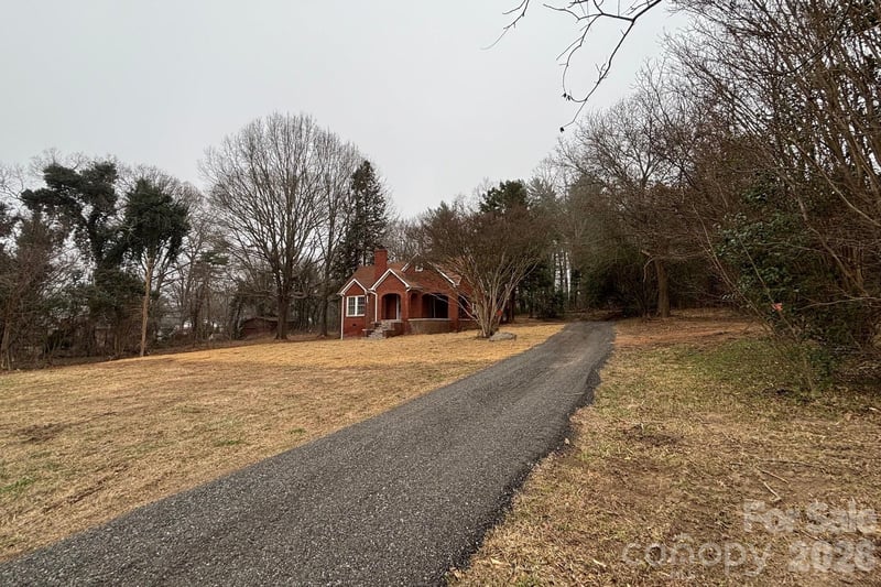 5724 Mooresville Rd, Kannapolis, NC 28081
