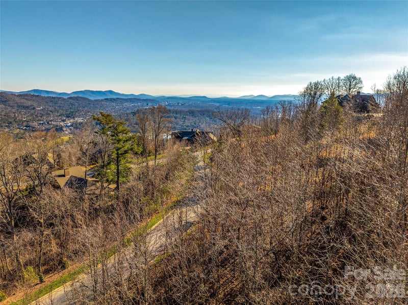 167 Summit Tower Cir #236, Asheville, NC 28804