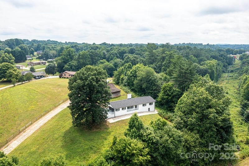 3398 Shamrock Hts, Hudson, NC 28638