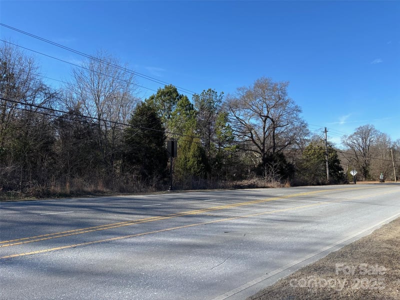 2015 Mountain Island Hw, Mount Holly, NC 28120