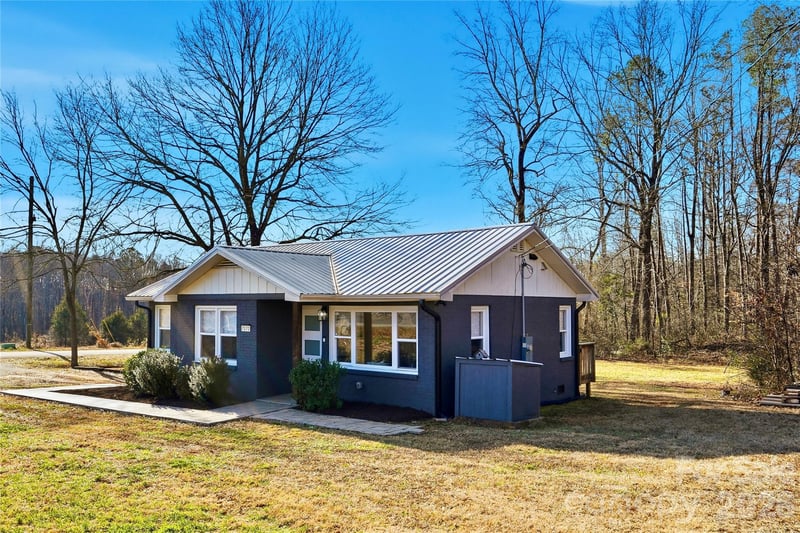 7172 Old Plank Rd, Stanley, NC 28164