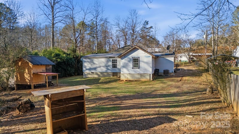102 Garnett Trace Rd, Franklin, NC 28734