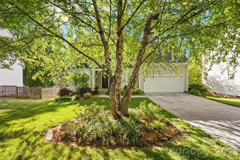 110 Easy St, Mooresville, NC 28117
