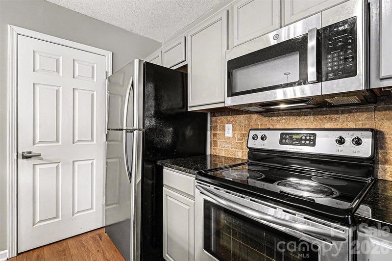 1825 Birch Heights Ct, Charlotte, NC 28213