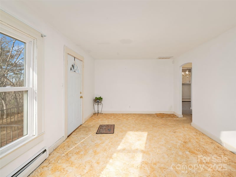 35 Smith Ridge Dr, Asheville, NC 28803