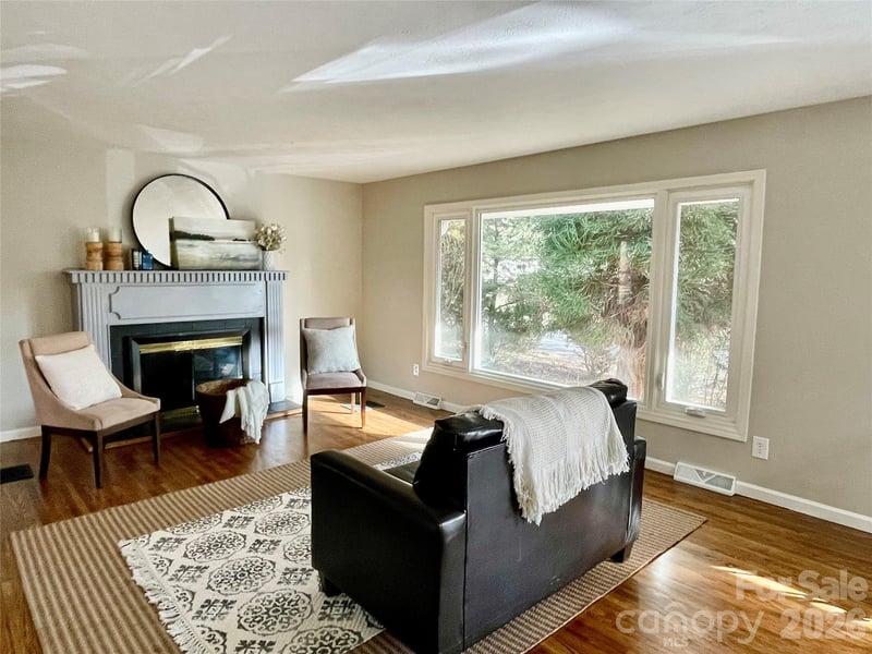 15 Beaverdam Ct, Asheville, NC 28804