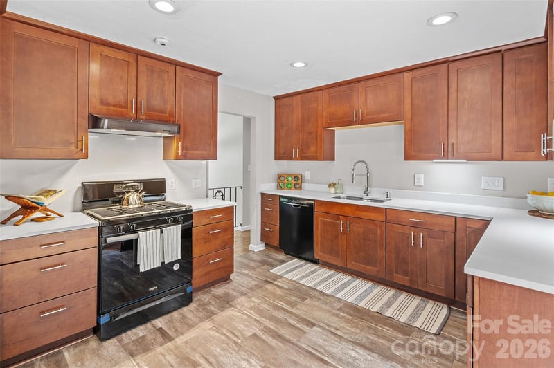 15 Beaverdam Ct, Asheville, NC 28804