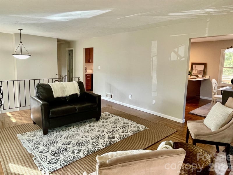 15 Beaverdam Ct, Asheville, NC 28804