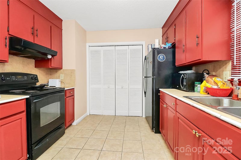 2805 Leisure Dr, Waxhaw, NC 28173