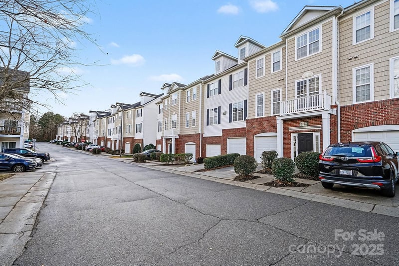6812 Park Place Dr, Charlotte, NC 28262