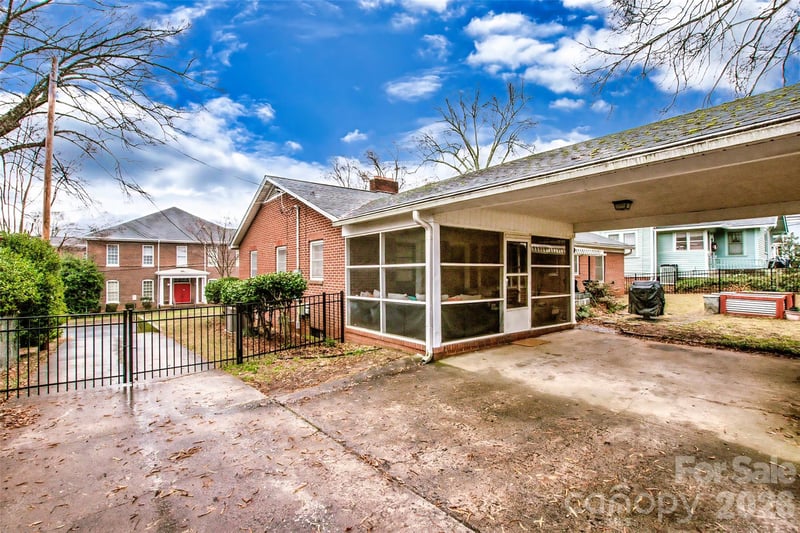 516 Mulberry St, Statesville, NC 28677