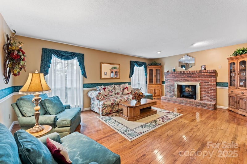 184 Trimont Mountain Rd, Franklin, NC 28734